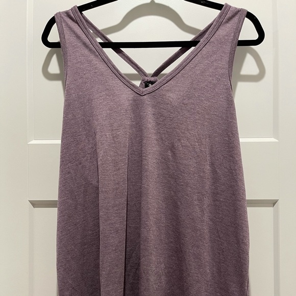 Yogalicious Tops - EUC YOGALICIOUS Purple Cross Straps Open Back Top